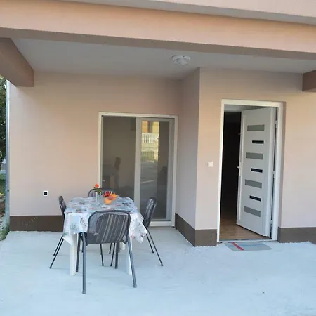 Fourm Apartman *