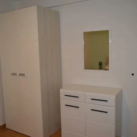 Fourm * Bibinje